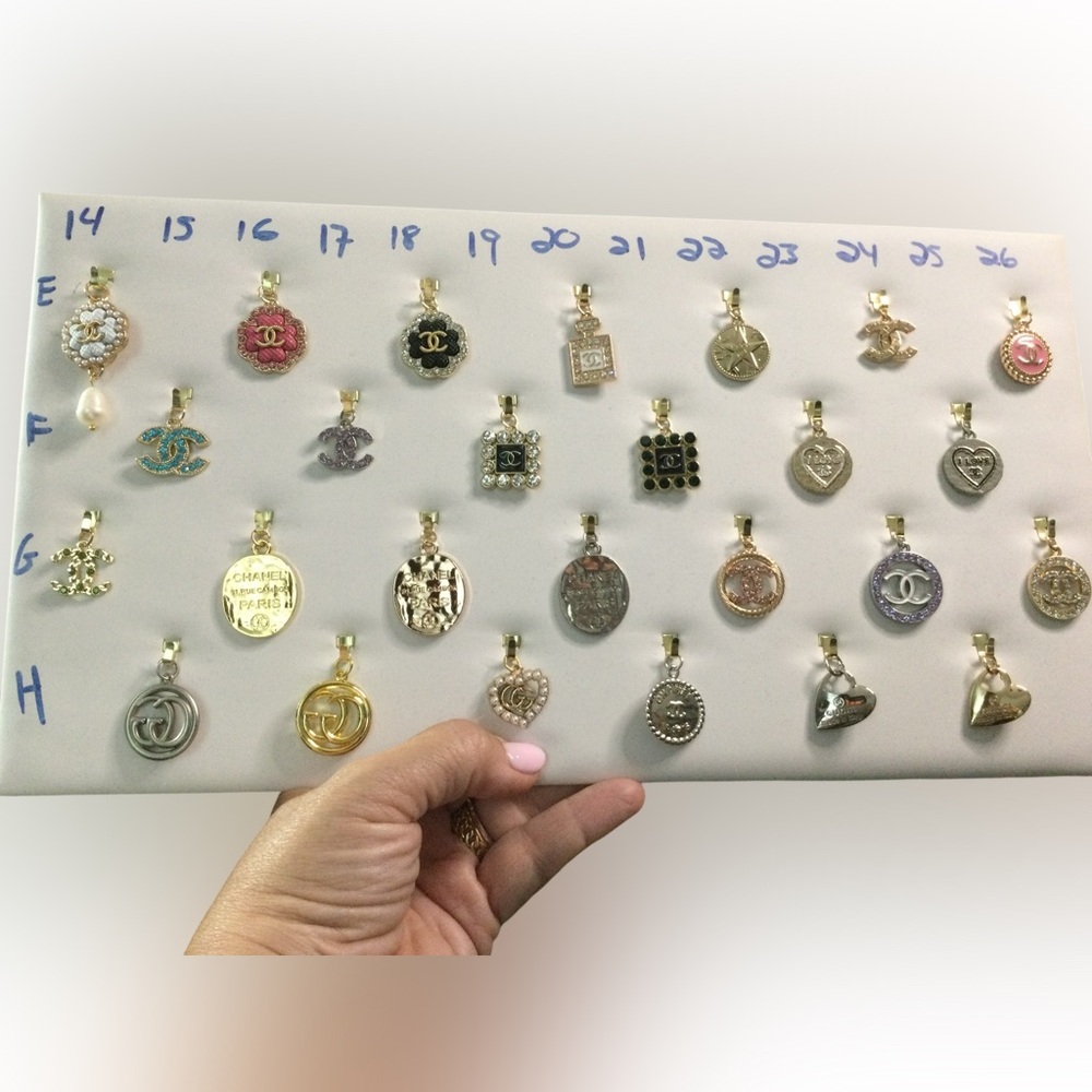 WINNERS CHOICE OF 1 Zipper Pull Pendants - Picture 4 of 16